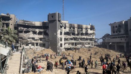 مستشفى الشفاء في غزة خرج عن الخدمة إلى الأبد ولا يمكن ترميمه (إ.ب.أ)
