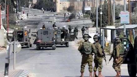 اقتحمت قوات الاحتلال الإسرائيلي، الليلة الماضية وفجر اليوم الاحد، مخيم نور شمس في مدينة طولكرم شمال الضفة الغربية