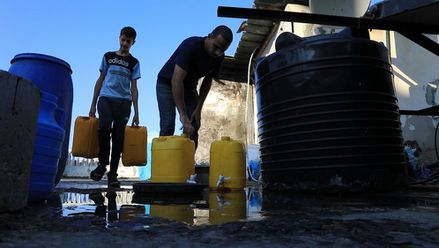 شح المياه في غزة -(وكالات)