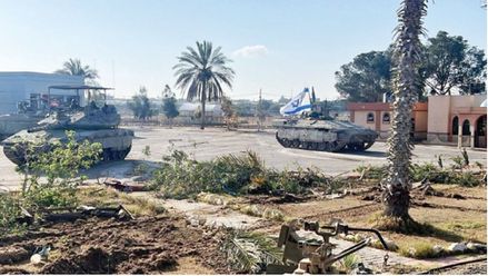 دبابات الاحتلال تتوغل في منطقة شرق رفح من الجانب الفلسطيني - (وكالات)