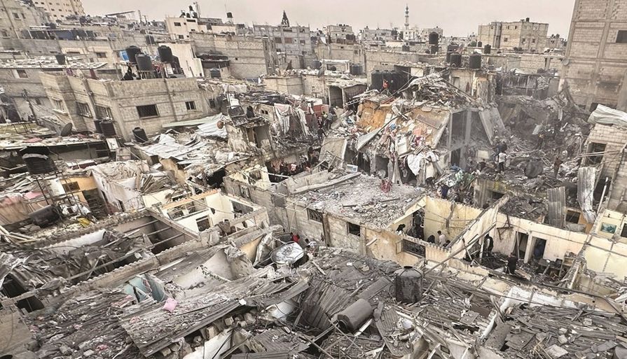 دمار هائل في غزة بسبب القضف الإسرائيلي المتواصل على القطاع