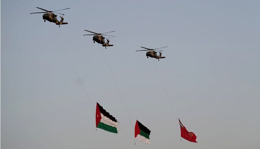 القوات المسلحة تحتفل باليوم الوطني للعلم الأردني