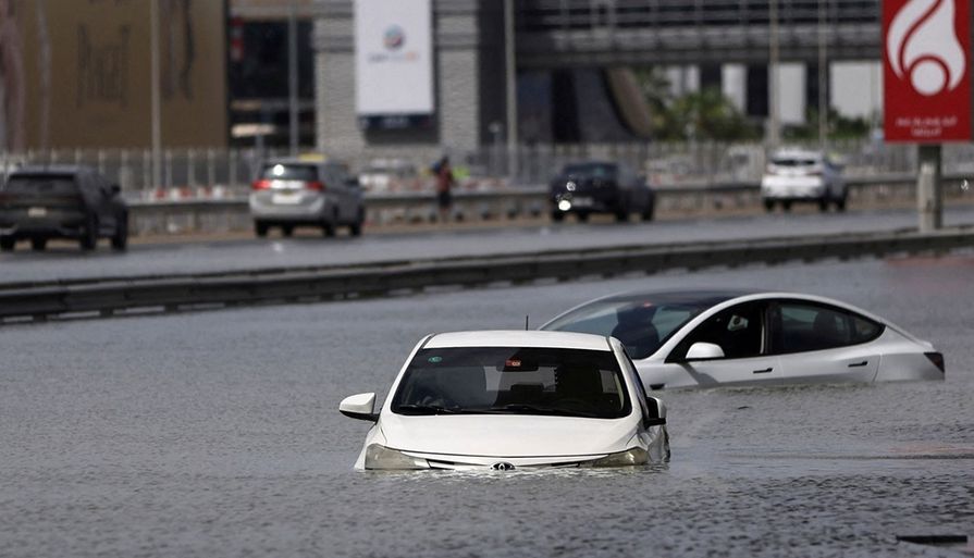 
الإمارات: 545 مليون دولار لمعالجة منازل المواطنين من أضرار الأمطار
