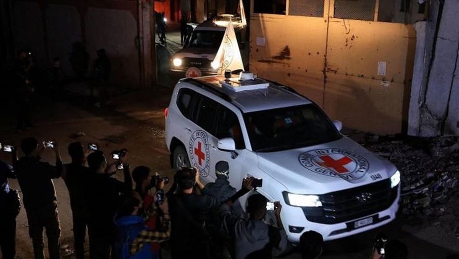 القسام تعلن تسليم 3 جثث للاحتلال تم العثور عليها في نفق جنوب...