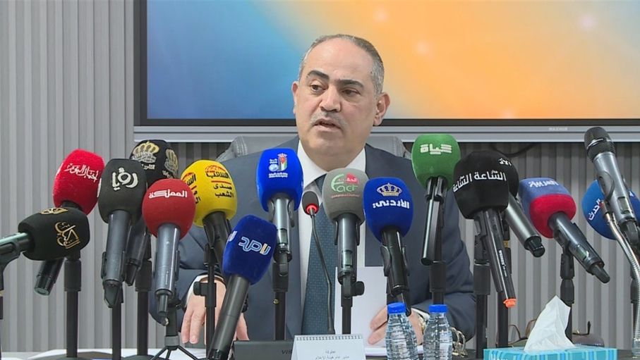 المومني: ترخيص صناع المحتوى لا يشمل الحسابات الشخصية. "صنّاع المحتوى الملزمون بالترخيص هم الذين يمارسون نشاطاً إعلامياً في قطاع الدعاية والإعلان وكذلك الإنتاج، أما غير الملزمين بالترخيص فلهم الحق بالحصول على الاعتماد اختيارياً مقابل بدل خدمات". #جريدة_الغد 