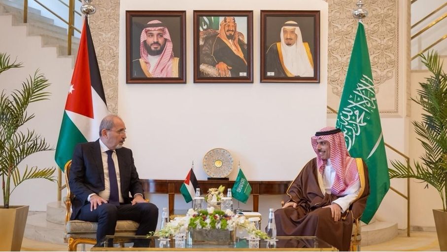 عاجل الأردن والسعودية يؤكدان حق الدفاع عن النفس أمام الاعتداءات الإيرانية. #جريدة_الغد 