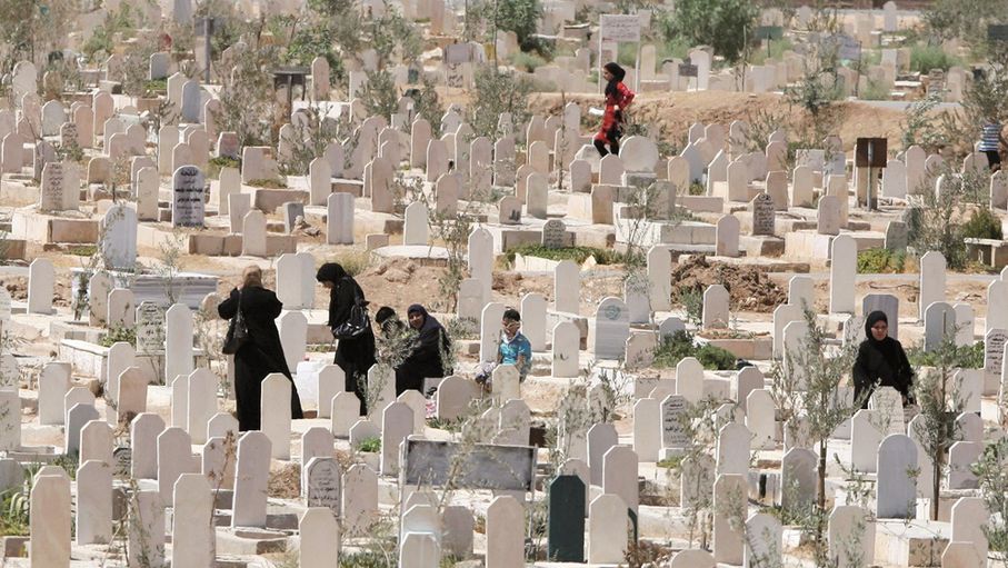 ذوو أسبقيات يعظون في المقابر ويحتالون على أهالي متوفين وينشلون...