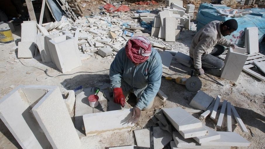 عاجل تفاصيل إجراءات قوننة وتوفيق أوضاع العمالة غير الأردنيّة المخالفة. #جريدة_الغد 