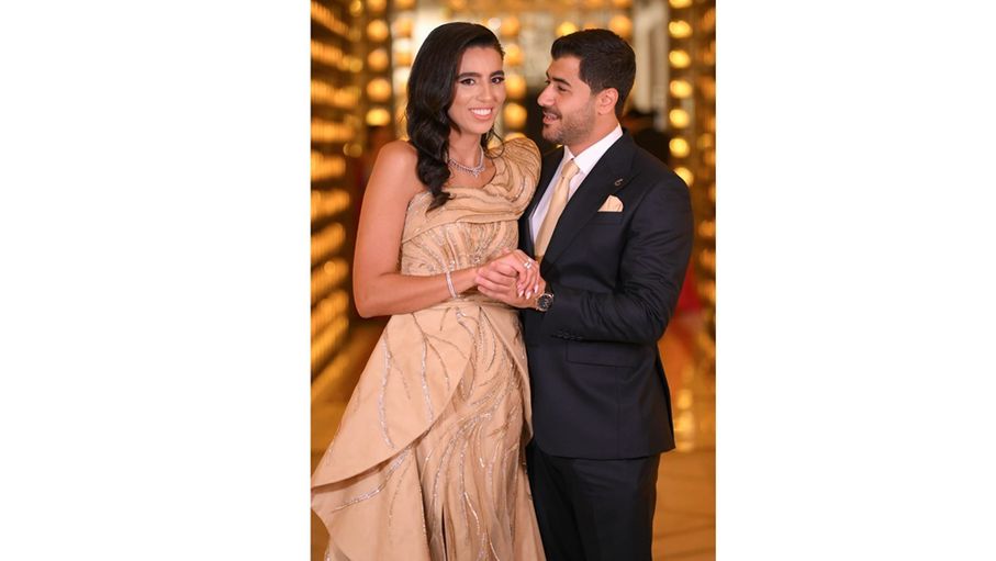 https://alghad.com/Section-26/%D9%85%D9%86%D9%88%D8%B9%D8%A7%D8%AA/%D9%86%D9%88%D8%B1-%D8%A7%D8%A8%D9%86%D8%A9-%D8%B1%D8%AC%D9%84-%D8%A7%D9%84%D8%A7%D8%B9%D9%85%D8%A7%D9%84-%D8%B2%D8%A7%D9%8A%D8%AF-%D8%A7%D9%84%D8%A8%D8%AF%D8%A7%D8%AF-%D8%AA%D8%AA%D8%A3%D9%84%D9%82-%D9%81%D9%8A-%D8%AD%D9%81%D9%84-%D8%AE%D8%B7%D9%88%D8%A8%D8%AA%D9%87%D8%A7-%D8%B9%D9%84%D9%89-%D8%B1%D8%AC%D9%84-%D8%A7%D9%84%D8%A3%D8%B9%D9%85%D8%A7%D9%84-%D8%B9%D8%A8%D8%AF-%D8%A7%D9%84%D9%85%D8%AD%D8%B3%D9%86-%D8%A7%D9%84%D8%B5%D8%BA%D9%8A%D8%B1-%D9%81%D9%8A-%D8%B9%D9%85%D8%A7%D9%86-1764328