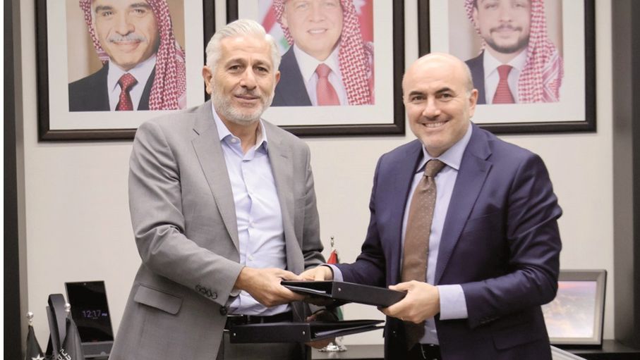 العبدلي يطلق أول محطة شحن كهربائي متطورة...