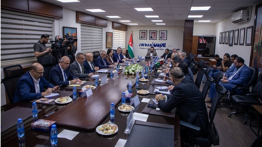 وزير السياحة والآثار يبحث مع نظيره الفلسطيني تعزيز التعاون السياحي