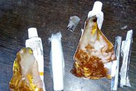 سيدة تحاول إدخال مخدرات لسجين في علبة مرهم بالأقصر