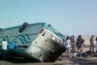 مصرع 4 وإصابة 25 آخرين فى انقلاب أتوبيس سياحي بالغردقة