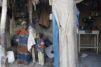 تسليم 100 وحدة سكنية لأهالي مخيمات الإيواء بشبرا الخيمة