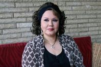 هياتم: أحد رجال "مبارك" طلب إقامة علاقة معي