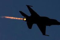 طائرات الاحتلال تشن غارات على قطاع غزة