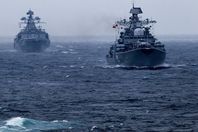 سفينة روسية تتحرش بأخرى أمريكية في البحر المتوسط