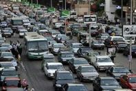 زحام مرورى بشارع صلاح سالم بسبب كسر ماسورة مياه