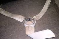 سقوط مروحة الفصل على رأس تلميذة