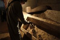 اكتشاف مقبرة فرعونية بقنا