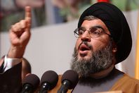 إيران تدرس استبدال حسن نصر الله  وسحب صلاحياته