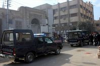 ضبط 3 أشخاص بينهم مجند حاولوا اقتحام كمين أمني