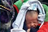 بالصور.. العثور على رضيع بأحد شوارع طنطا 