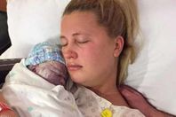 بروك كامبل وطفلها