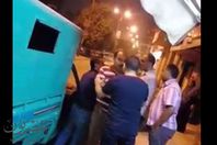 عمال كهرباء يقتحمون منزل مواطن