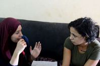 فتاة"المول" في حوار مع محررة "المصريون"