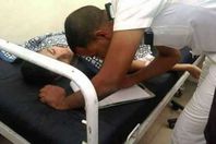 الطلاب اثناء علاجهم بالمستشفى