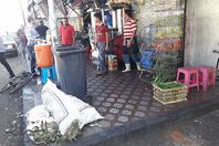 الإشغالات وسوء النظافة بمحال للمأكولات بالممشي السياحيى لبورسعيد