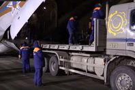 لحظة العثور علي حطام المروحية الروسية