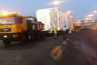 صورة الطرود والمعدات أثناء خروجها من ميناء سفاجا