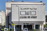 130 سفينة بميناء الإسكندريه