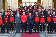 السيسى مع لاعبى  منتخب مصر