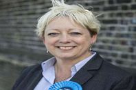 وزيرة منع الانتحار