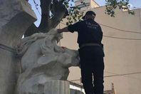 للمرة الثانية.. تحطيم تمثال "المرأة العارية"