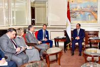 الرئيس السيسي والوفد الروسي