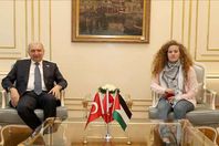 رئيس بلدية إسطنبول يستقبل «عهد التميمي» بمكتبه