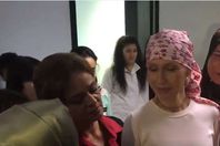 شاهد..زوجة بشار في جلسة "علاج كيماوي"