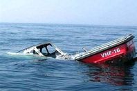 لنش غارق (أرشيفية)