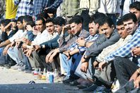 شباب عاطل (أرشيفية)