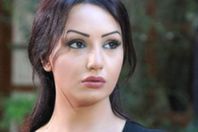 الممثلة الشابة دينا هارون