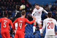 الدنمارك وسويسرا