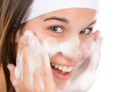 تنظيف البشرة

