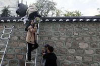 اقتحام منزل السفير الأمريكي