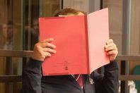 مخرج سينمائي يعترف باغتصابه