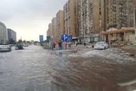 الأمطار تغرق شارع صلاح سالم