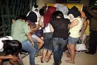 محل عطور يقود شبكة دعارة